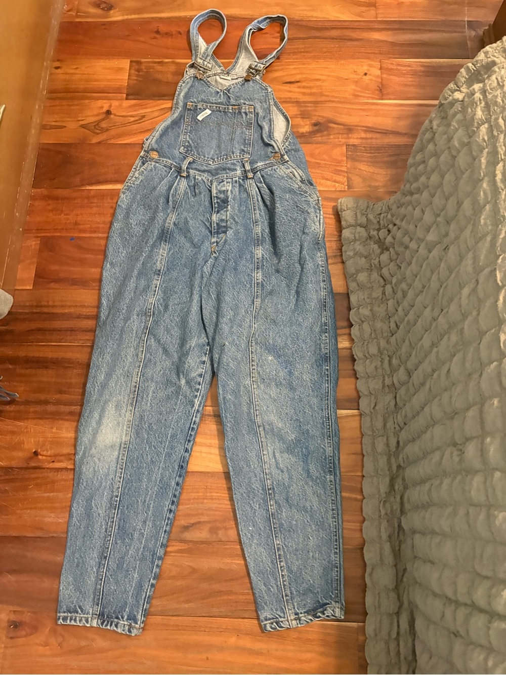 Vintage Essentials Denim Overalls Blue Wash Relaxed Tapered Leg 90s (0421)